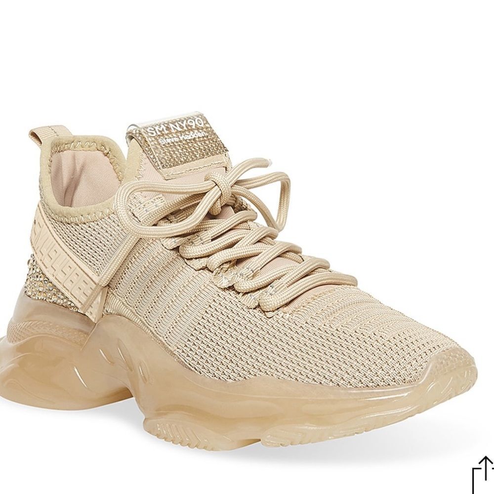 Sneakers with stones 